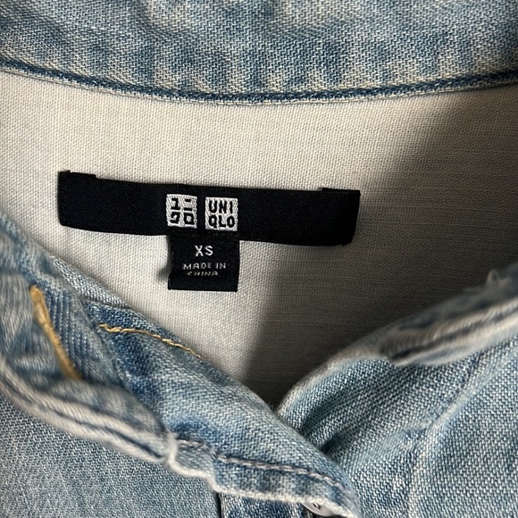 Uniqlo chambray shirt - Picture 4 of 4